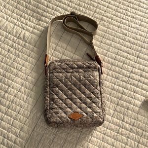 EUC Current season MZ Wallace “jute” Metro Crossbody, tons of pockets!